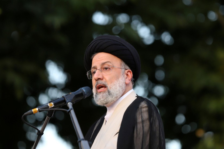 Iranian President Takes Oath Of Office