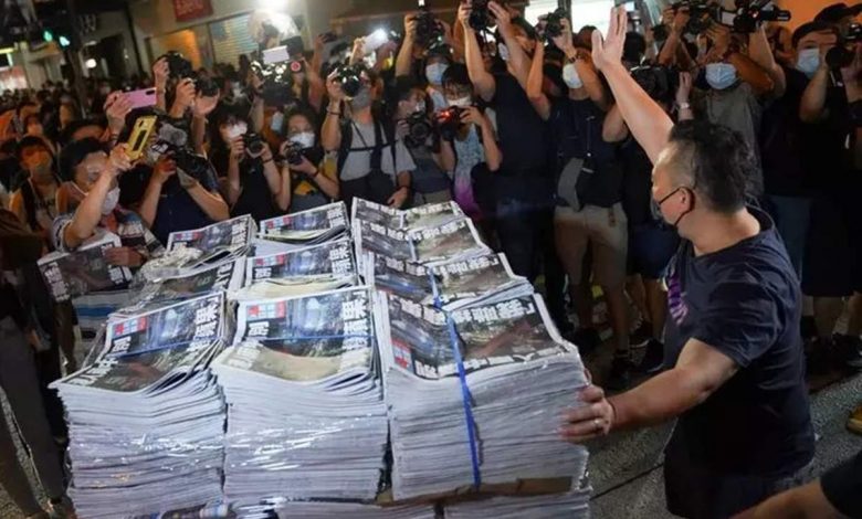 Hong Kong's Daily Paper Prints Last Edition Overnight