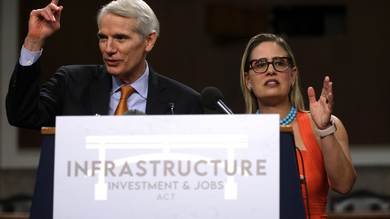 U. S Senators Finally Unveil $1tn Infrastructure Bill