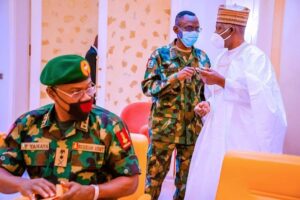 PHOTOS: Buhari Meets Service Chiefs 