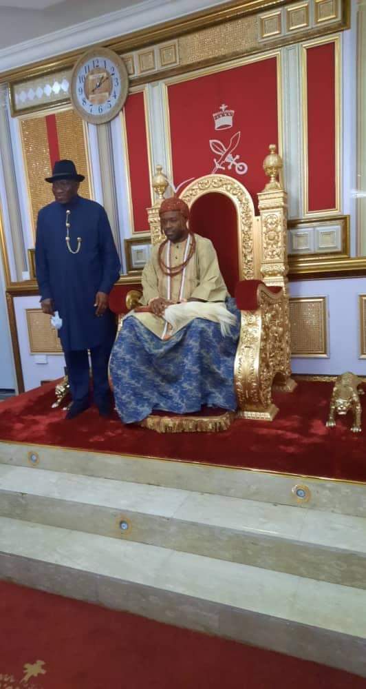 PHOTOS: Goodluck Jonathan Visits Olu Of Warri