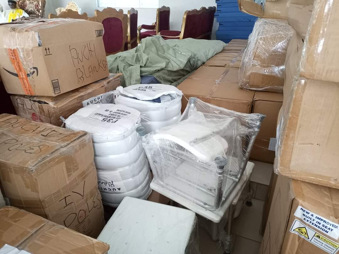 Otaru Of Auchi Receives Medical Equipments From Auchi Daughters In The US
