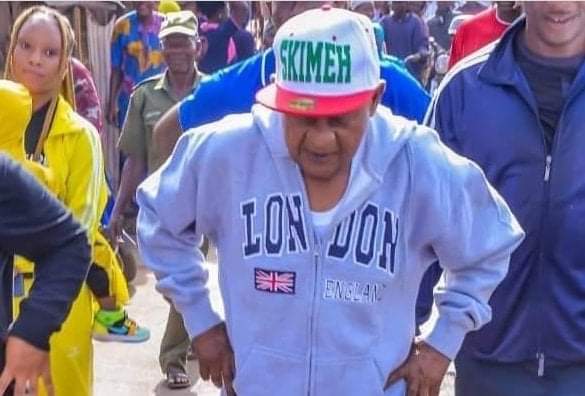 PHOTOS: 83-year-old Alaafin Works Out