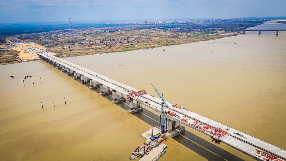 PHOTOS: COS Gambari And Fashola Inspect Ongoing Construction Of Second Niger Bridge