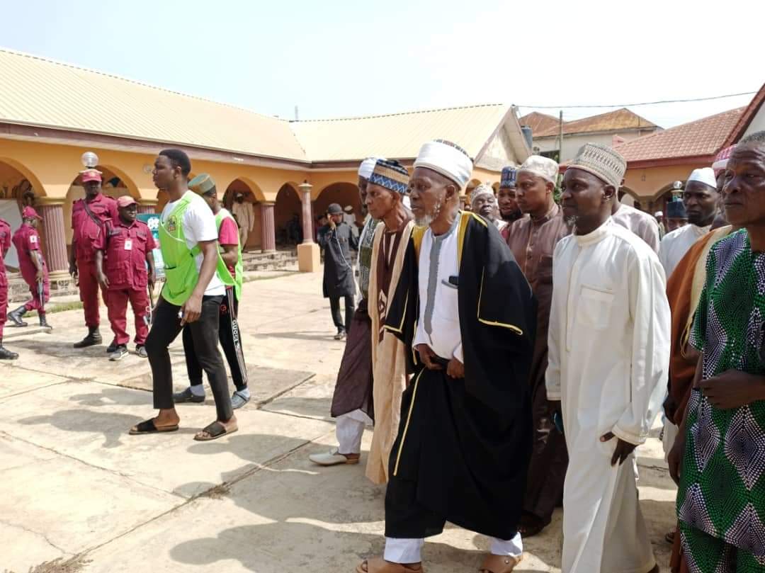 PHOTOS: Chief Imam Of Oyo Arrives At Alaafin’s Palace
