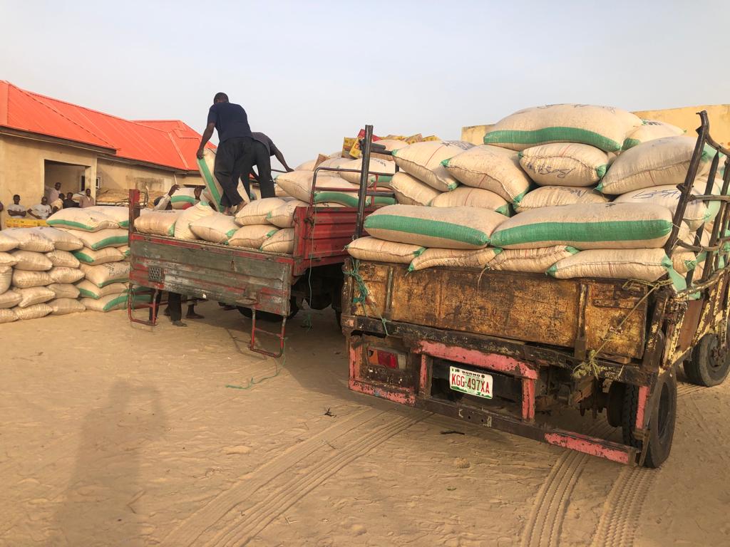 Borno Govt. Gives Food Items and Condiments to 6000 Households in IDP Camp