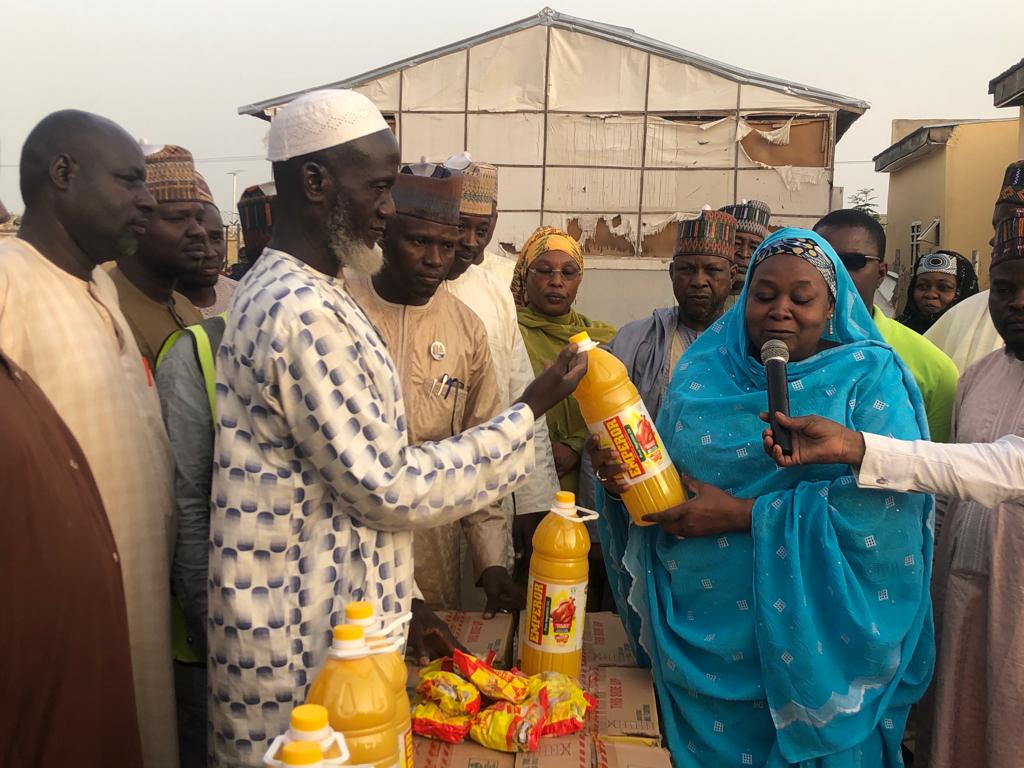 Borno Govt. Gives Food Items and Condiments to 6000 Households in IDP Camp