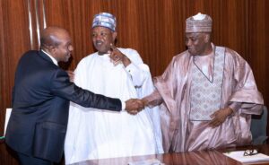 PHOTOS: Buhari Meets Emefiele And Governors Over Naira Scarcity