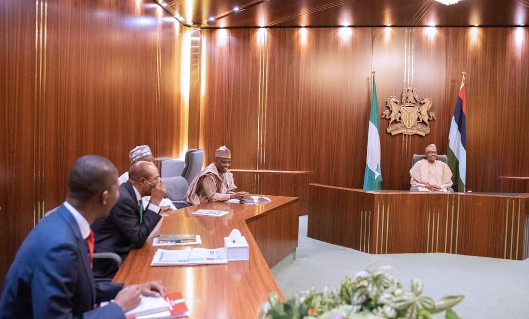 PHOTOS: Buhari Meets Emefiele And Governors Over Naira Scarcity