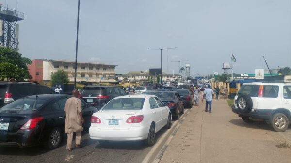 PHOTOS: Gridlock As Aviation Workers Block Access Roads To Lagos Airports