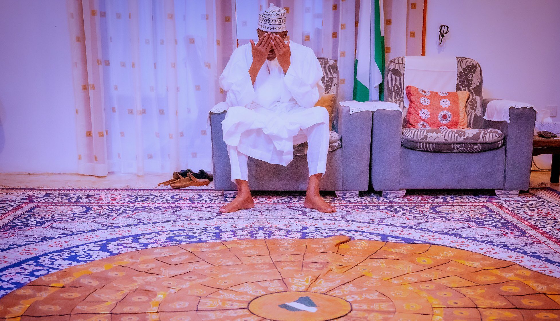 Buhari's Photographer Shares Last Official Photo Of Ex-president