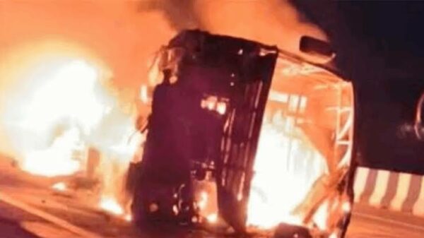 25 Dead After Bus Catches Fire