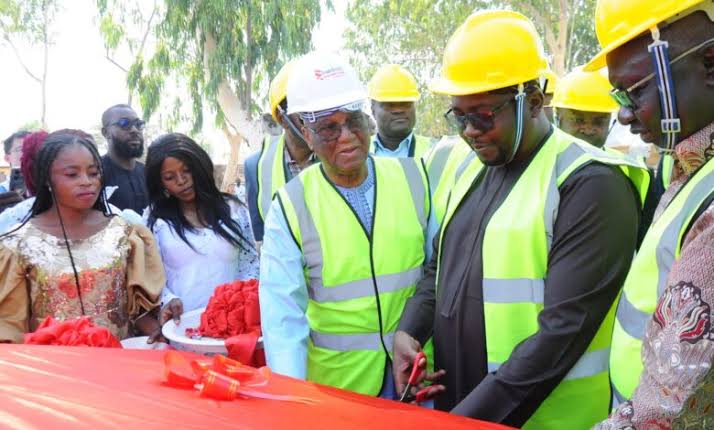 FG Expands Power Generation In Kainji - Commissions Additional 300KW Power Project