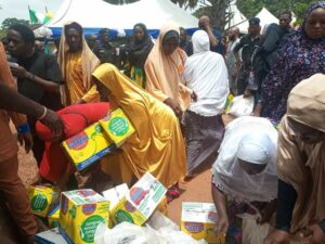 Auchi Agog As Asue Ighodalo Felicitates With Muslim Faithfuls In Ramadan Outreach