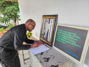 PHOTOS: Peter Obi Pays Condolence Visit to Junior Pope's Family