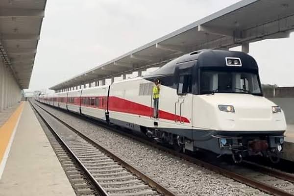 Lagos Begins Test Run Of Red Line Rail