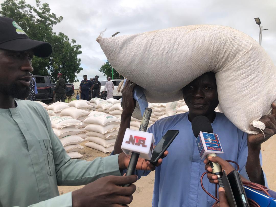 Zulum Gives Food Items And Financial Support To 25000 Heads of Households