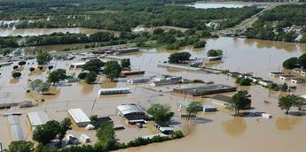 FG Urges Residents Near River Niger And Benue To Relocate