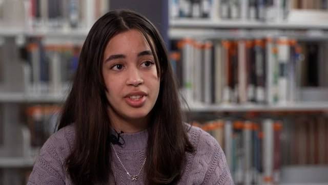 19-Year-Old Sues School For Not Being Able To Read Or Write After Graduating With Honours