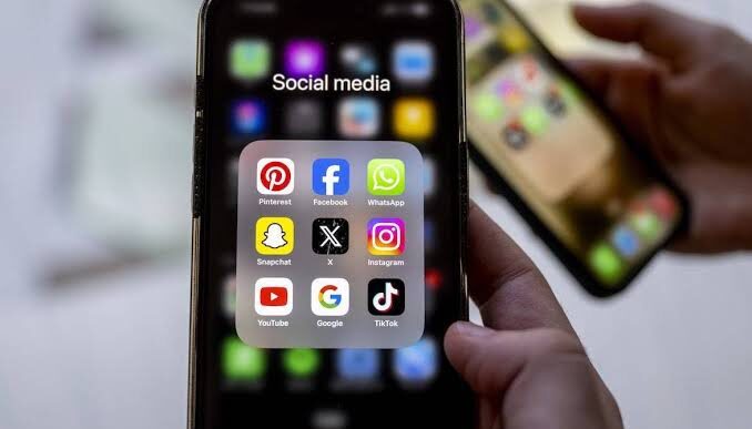 US To Screen Social Media Of Immigrants