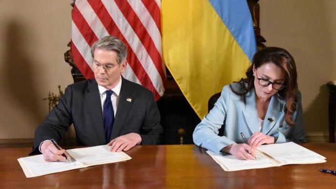 Ukraine And US Sign Minerals Deal