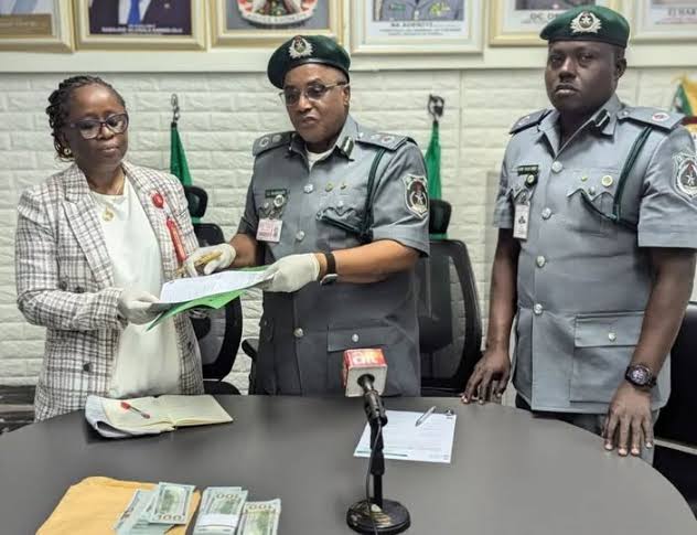 Customs Hands Over $29000 Seized From Indian Passengers To EFCC